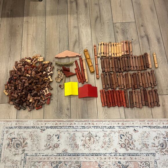 Bulk Lot 318 pc Lincoln Log Replacement Extension Set Variety of Sizes & Color - Picture 1 of 4